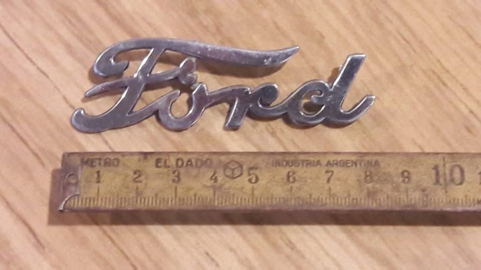 ANTIGUA INSIGNIA METALICA DE FORD **ORIGINAL** FORD V8 1939 compatible con modelos 1940