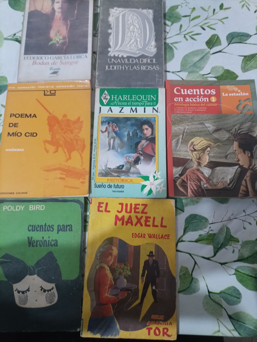 Lote de libros varios antiguas civilizaciones, la más callada de la clase, la última marcha, etc