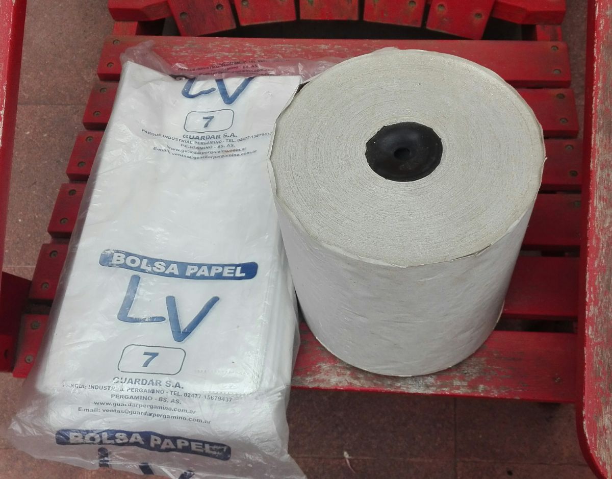 Bobina y sobres de papel sulfito