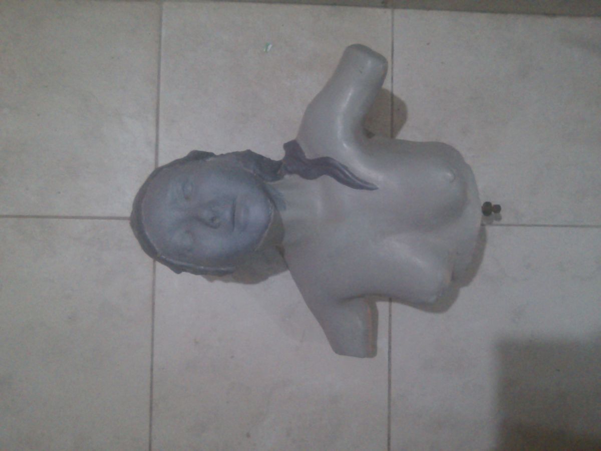 Escultura de cemento Busto