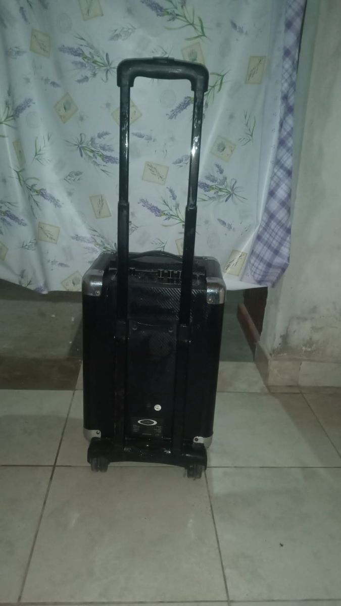 Bafle Potenciado Sanrai Mod. Sr080w c micrófono inalambrico