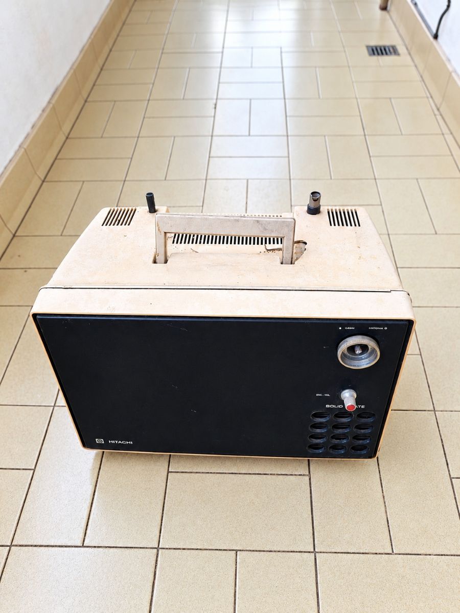 Televisor Hitachi 14 Pulgadas Antiguo Portátil