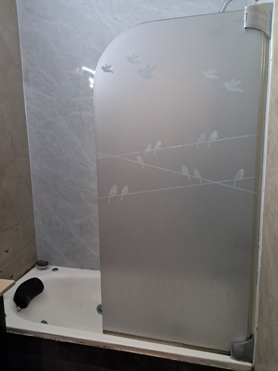 Mampara de vidrio curvo para bañadera