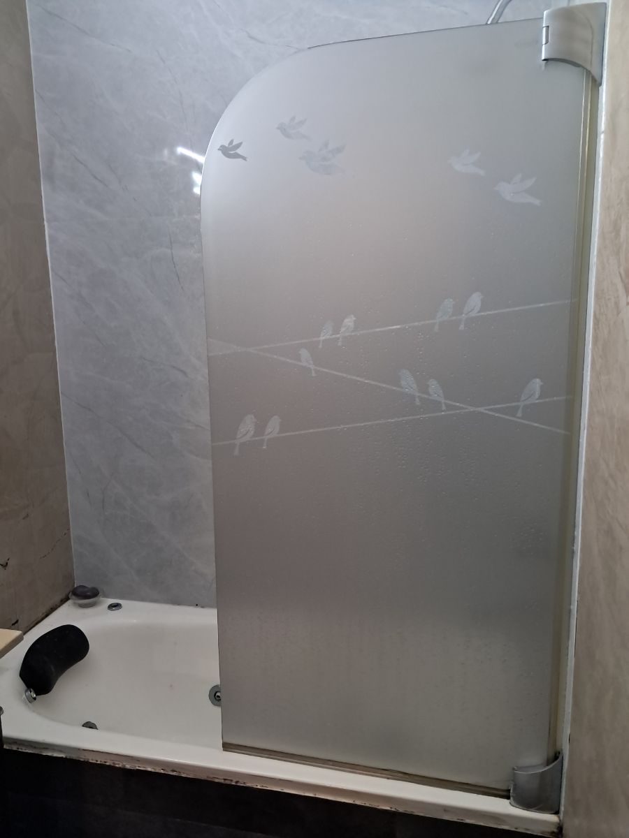 Mampara de vidrio curvo para bañadera