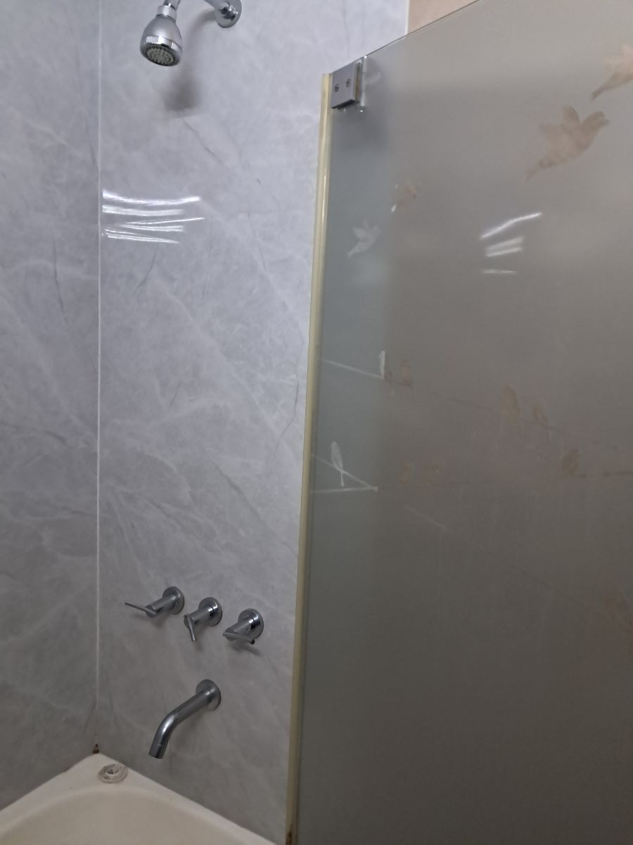Mampara de vidrio curvo para bañadera