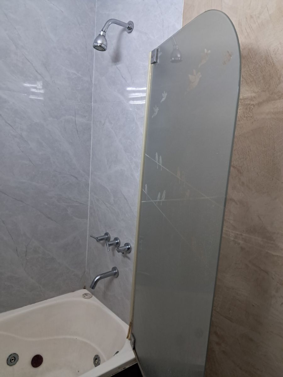 Mampara de vidrio curvo para bañadera