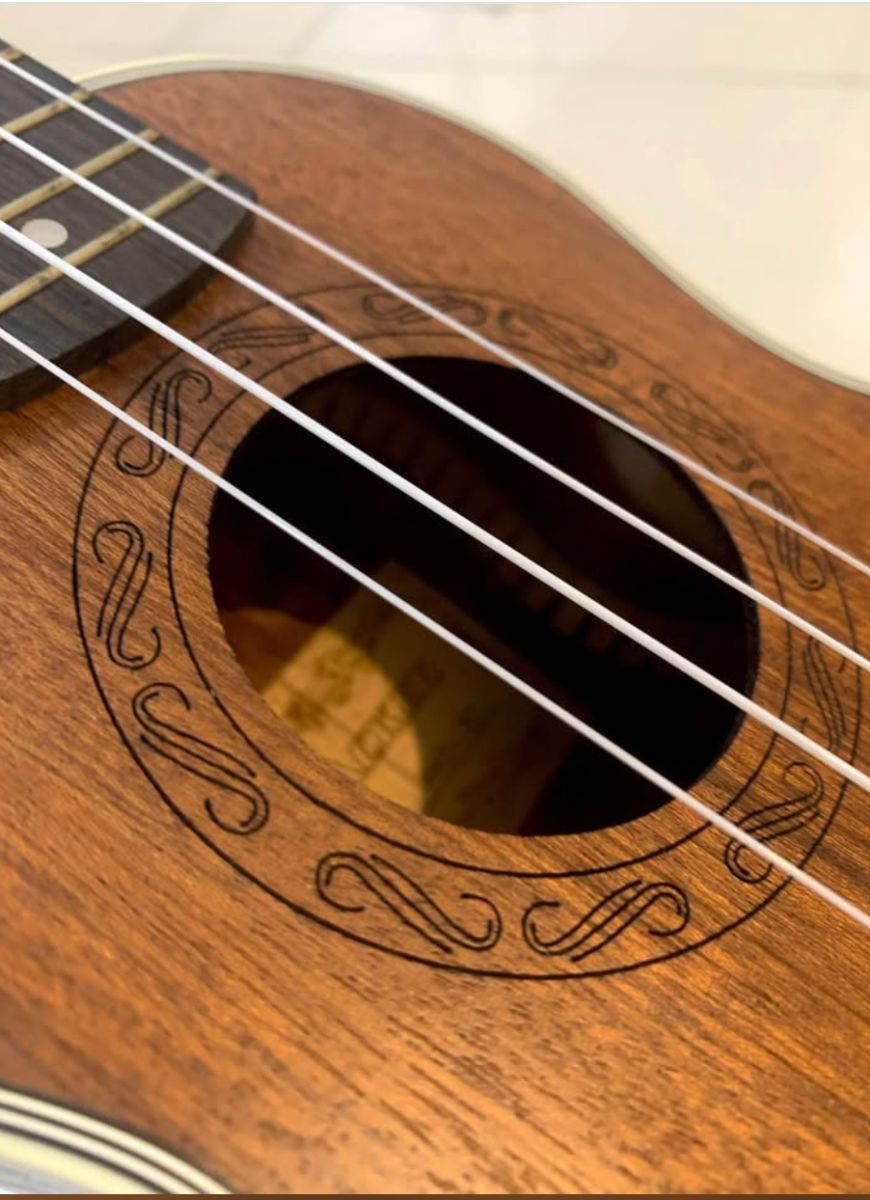 Ukelele soprano Racker con Funda