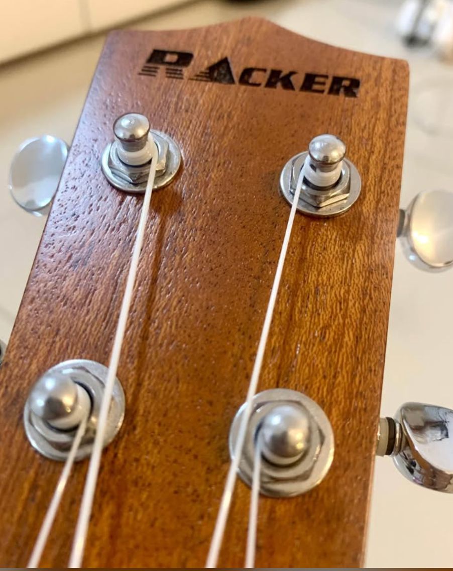 Ukelele soprano Racker con Funda