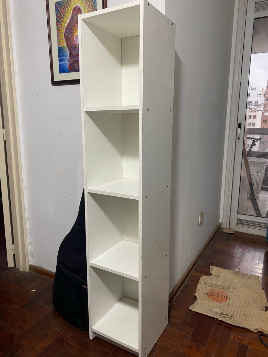 Biblioteca blanca de melamina – $30.000